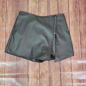 Sweatyrocks Womens Skort Black M Faux Leather Mini A-Line Elastic Waist